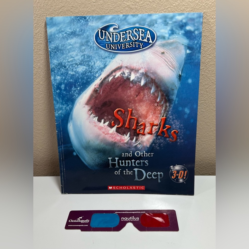 3-D Book - SHARKS and Other Hunters of the Deep